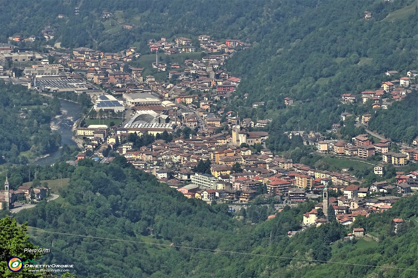 49 Vista panoramica su Zogno centro.JPG